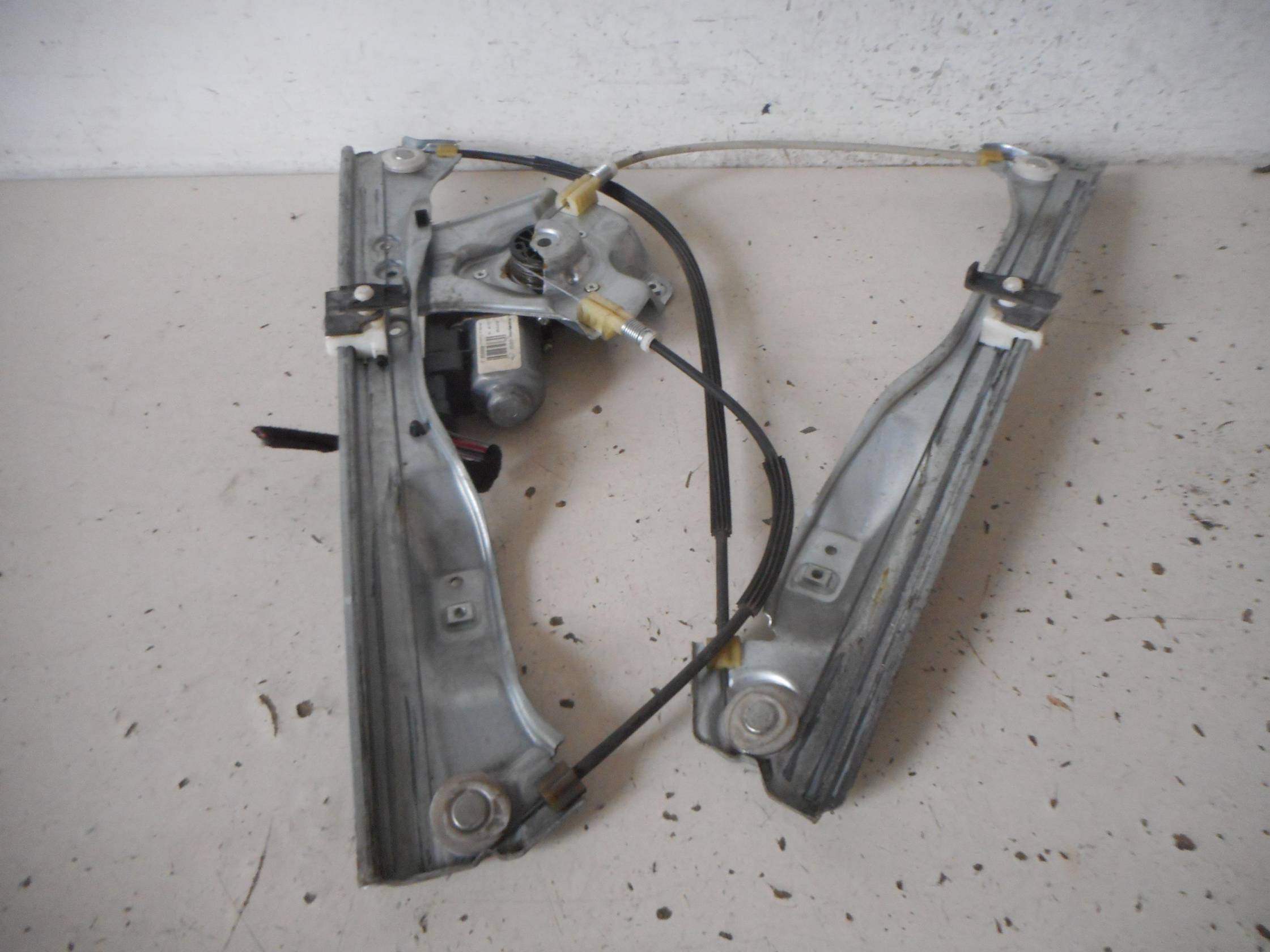 Alzacristallo elettr. porta ant. sx.